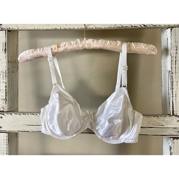 SOLD/Vintage 90s underwire Bali retro white satin lightly lined bra 34B - Picture 3 of 4